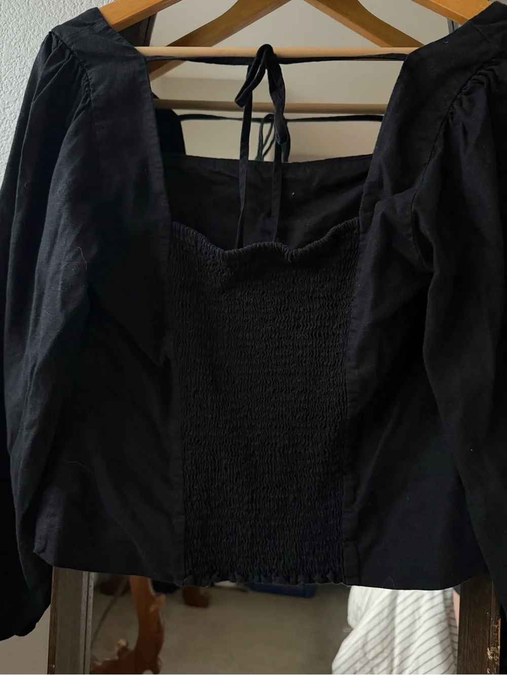 Gap Black Square Neck Puff Sleeve Top - Picture 4 of 4